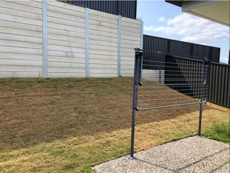 1/15 Dredge Circle, Brassall QLD 4305