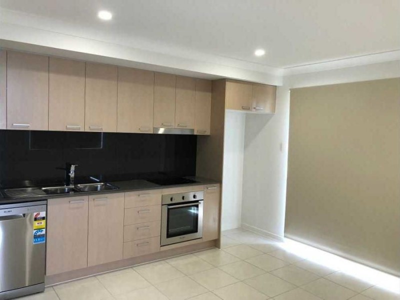 2/15 Dredge Circle, Brassall QLD 4305