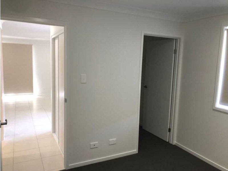 2/15 Dredge Circle, Brassall QLD 4305