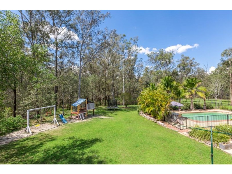 32 Kirkston Place, Pine Mountain QLD 4306