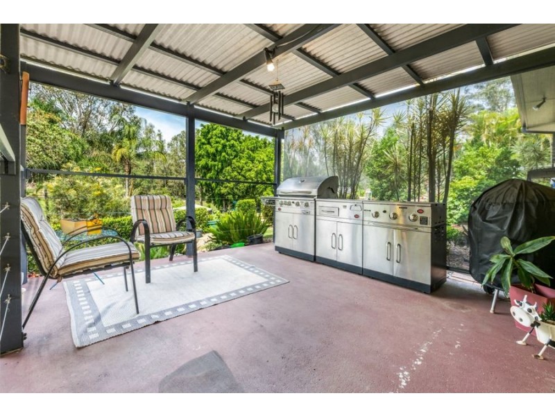 16 Elkhorn Street, Fernvale QLD 4306