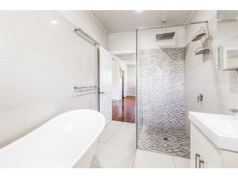 23 Morris Street, Silkstone QLD 4304
