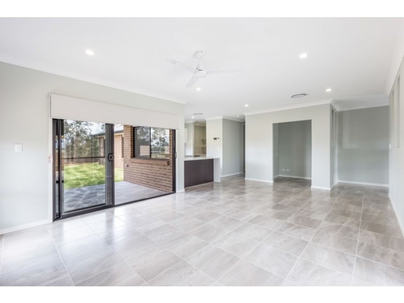 9 Soho Drive, Deebing Heights QLD 4306