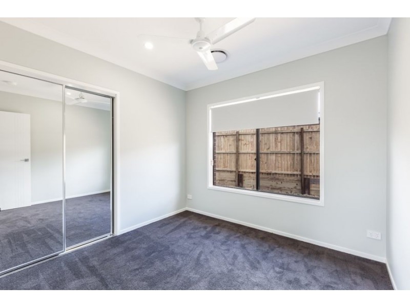 9 Soho Drive, Deebing Heights QLD 4306