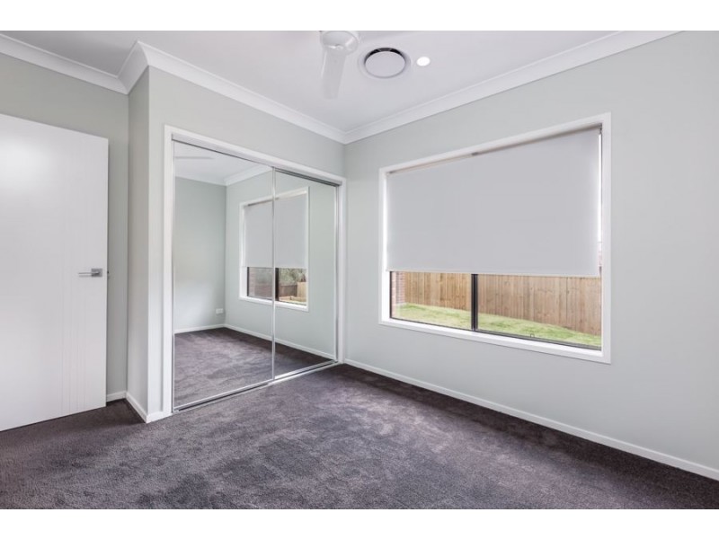 9 Soho Drive, Deebing Heights QLD 4306