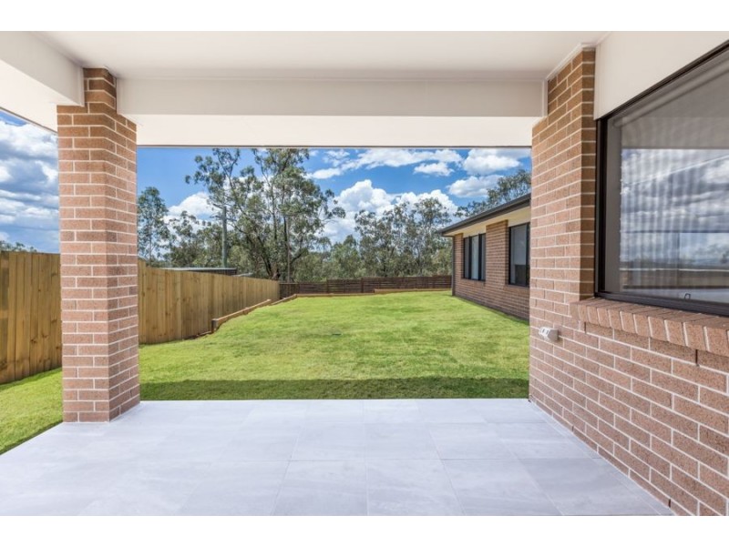 9 Soho Drive, Deebing Heights QLD 4306