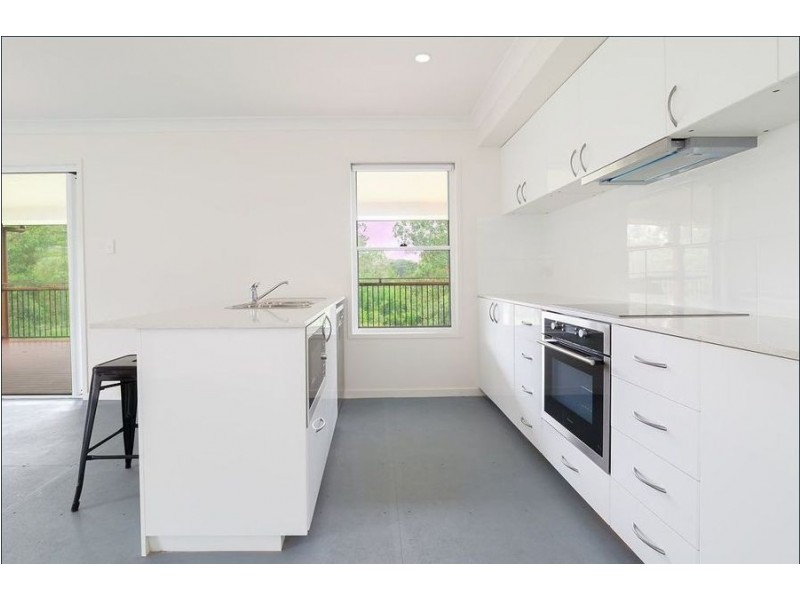 8 Harrison Street, North Ipswich QLD 4305