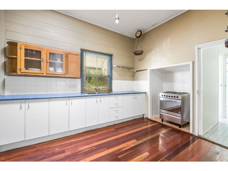 27 Smith Street, North Ipswich QLD 4305