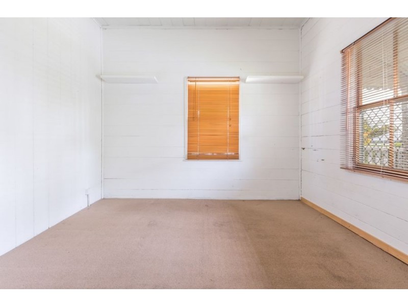 27 Smith Street, North Ipswich QLD 4305