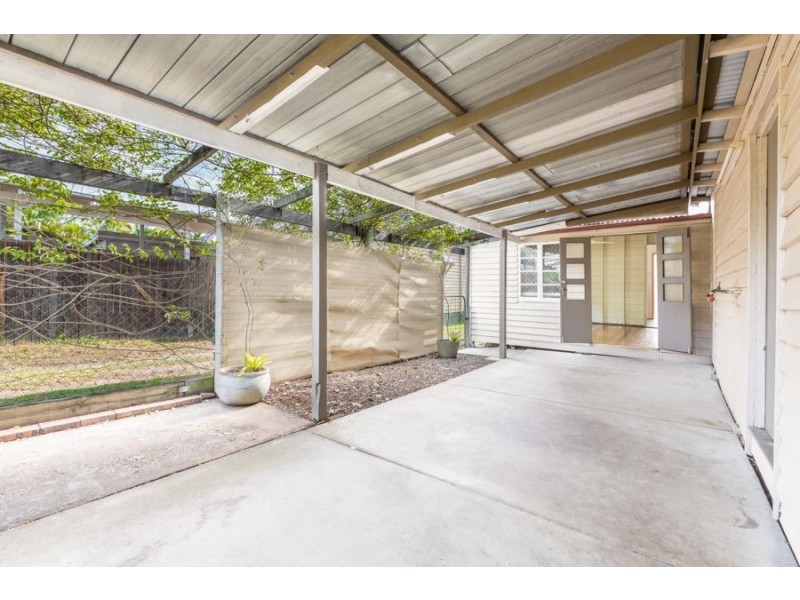 27 Smith Street, North Ipswich QLD 4305