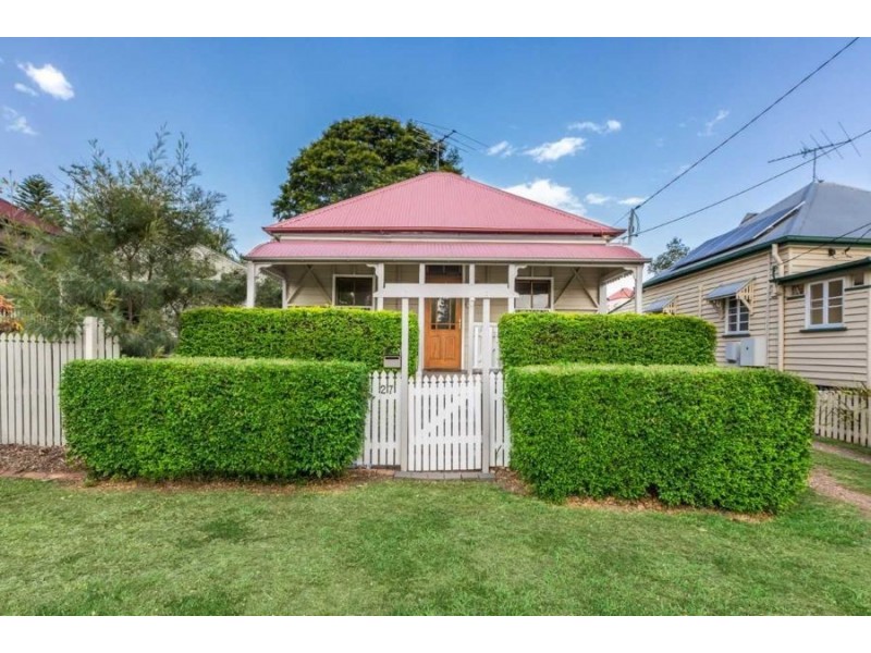 27 Smith Street, North Ipswich QLD 4305