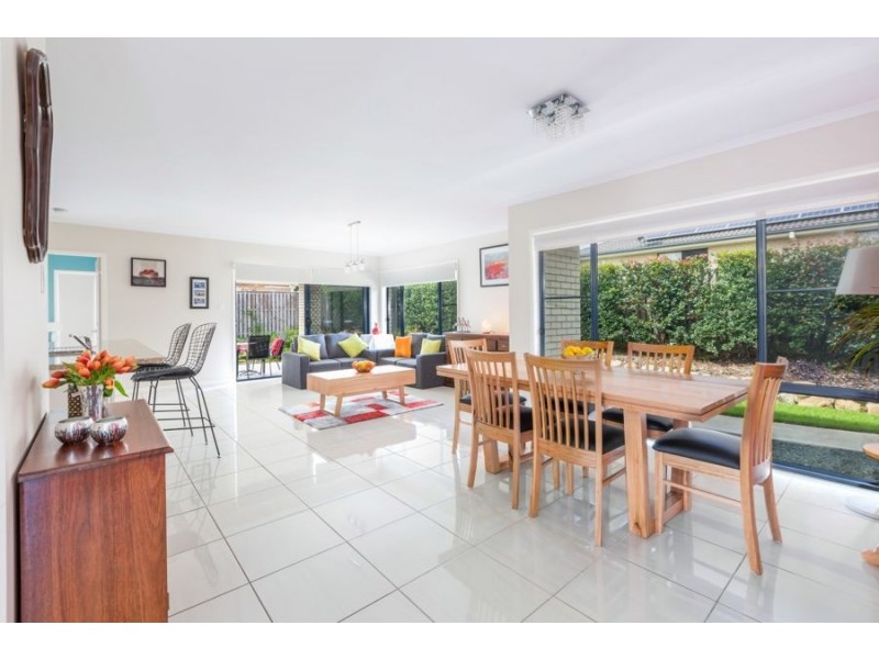 16 Bolingbroke Street East, Fernvale QLD 4306