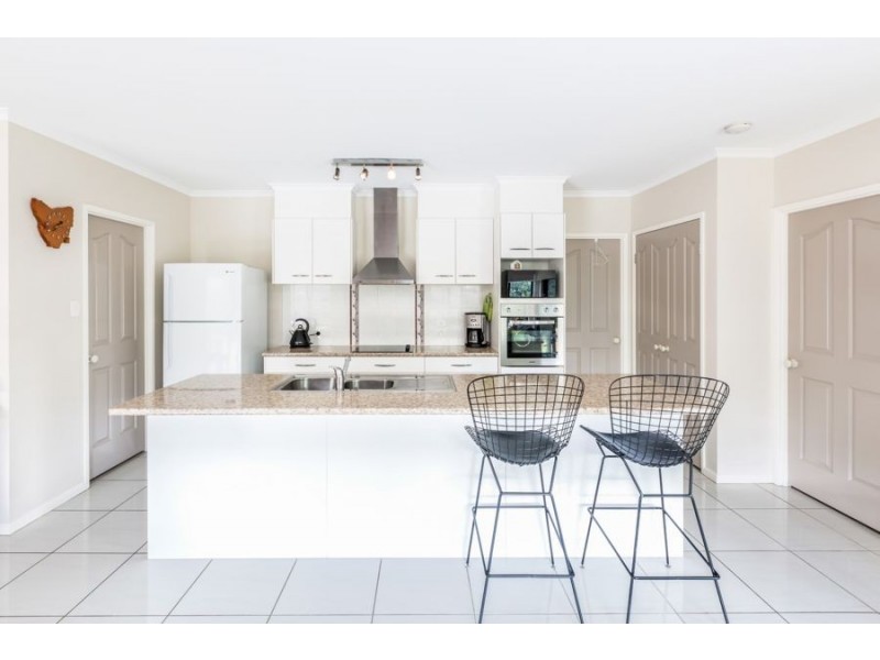 16 Bolingbroke Street East, Fernvale QLD 4306