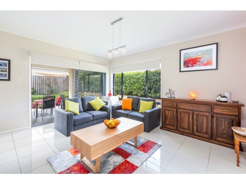 16 Bolingbroke Street East, Fernvale QLD 4306
