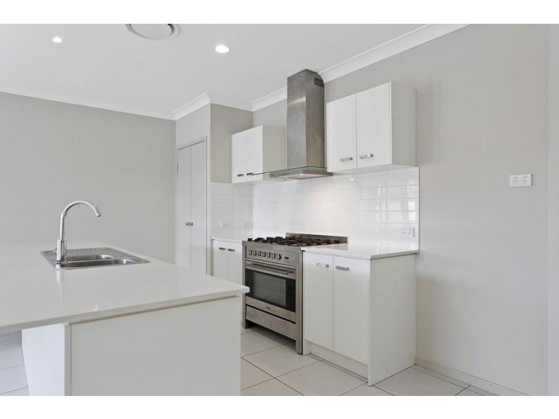 3 Crystalwood Court, Fernvale QLD 4306