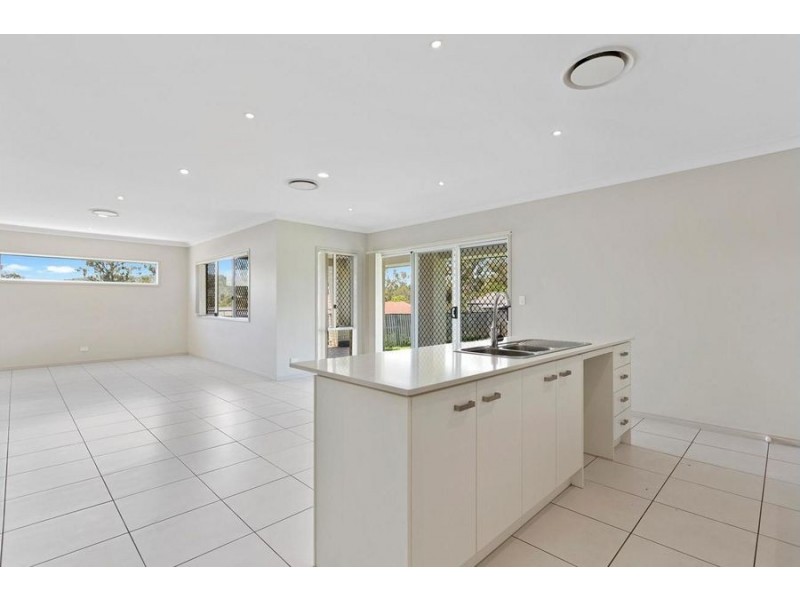 3 Crystalwood Court, Fernvale QLD 4306
