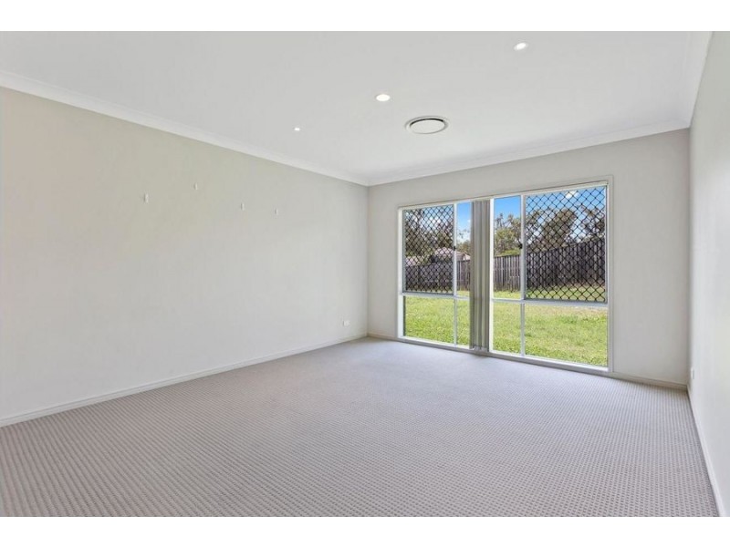 3 Crystalwood Court, Fernvale QLD 4306