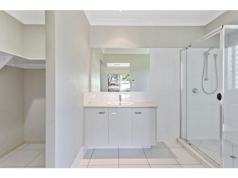 3 Crystalwood Court, Fernvale QLD 4306