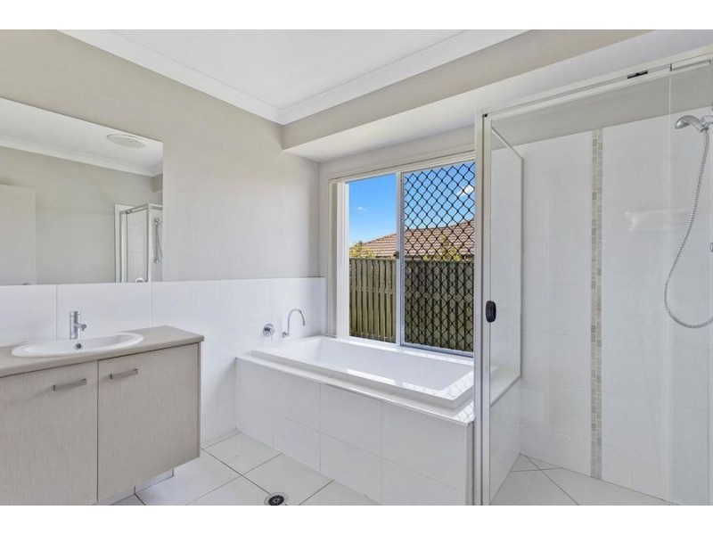3 Crystalwood Court, Fernvale QLD 4306