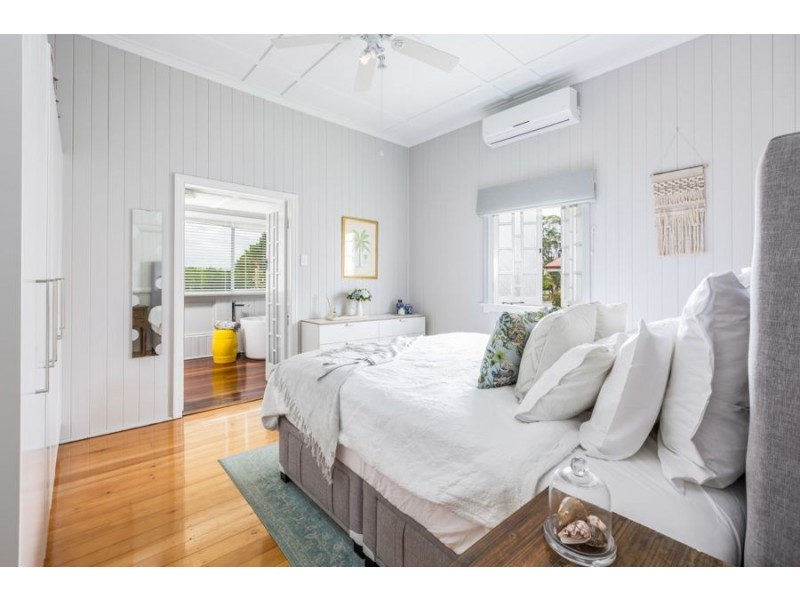 89 Glebe Road, Silkstone QLD 4304
