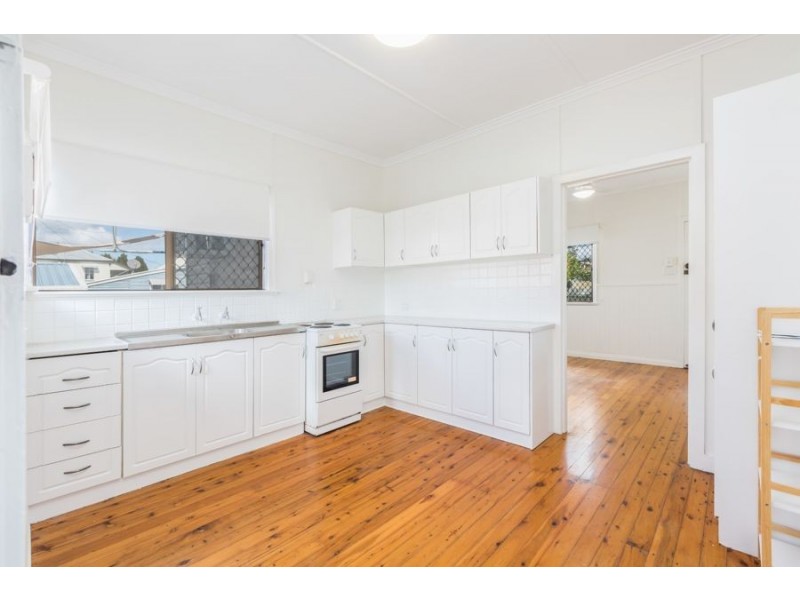 40 Lusitania Street, Newtown QLD 4305