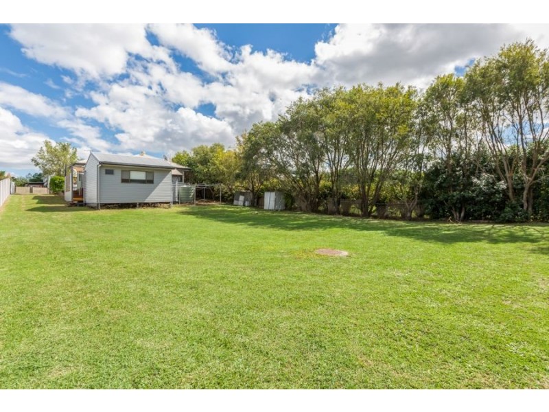 40 Lusitania Street, Newtown QLD 4305