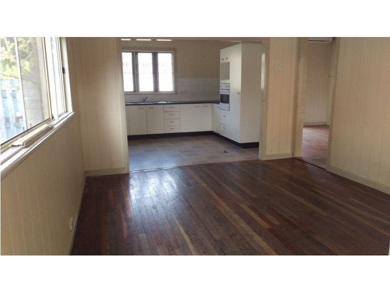 2 Woodgate Street, Churchill QLD 4305