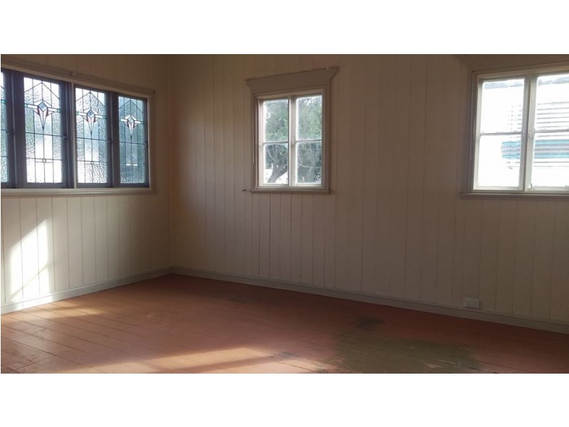 2 Woodgate Street, Churchill QLD 4305