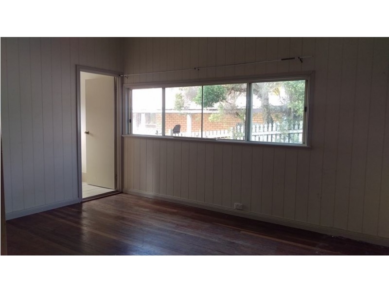 2 Woodgate Street, Churchill QLD 4305