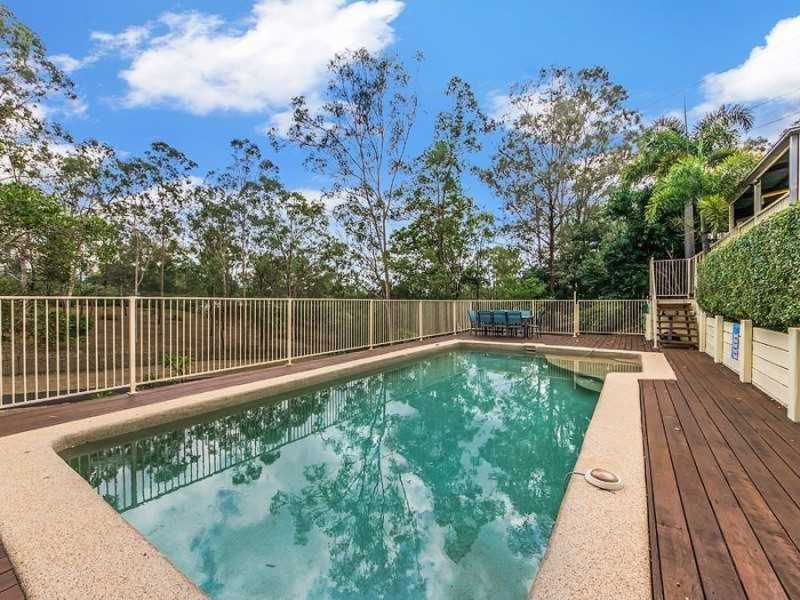 1 Tallarook Court, Karana Downs QLD 4306