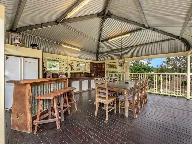 1 Tallarook Court, Karana Downs QLD 4306