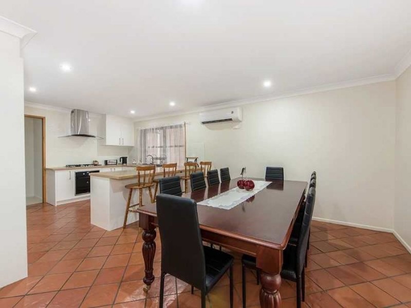 1 Tallarook Court, Karana Downs QLD 4306