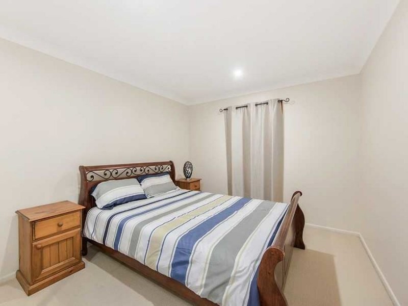 1 Tallarook Court, Karana Downs QLD 4306