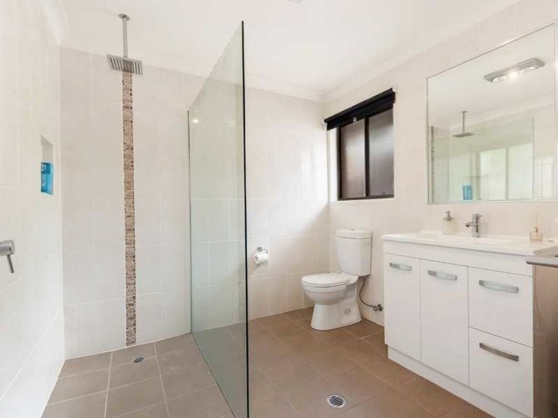 1 Tallarook Court, Karana Downs QLD 4306