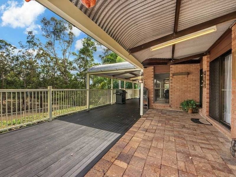 1 Tallarook Court, Karana Downs QLD 4306