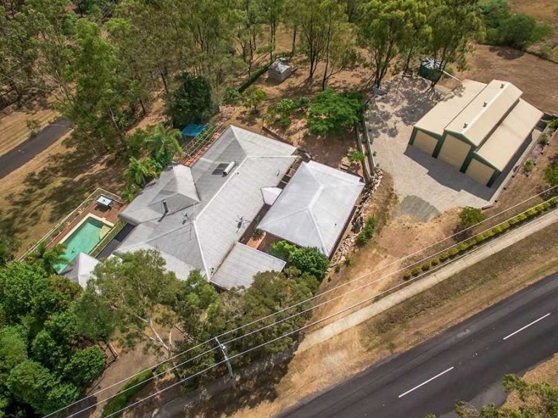 1 Tallarook Court, Karana Downs QLD 4306