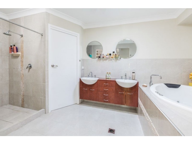 24 Noblewood Crescent, Fernvale QLD 4306