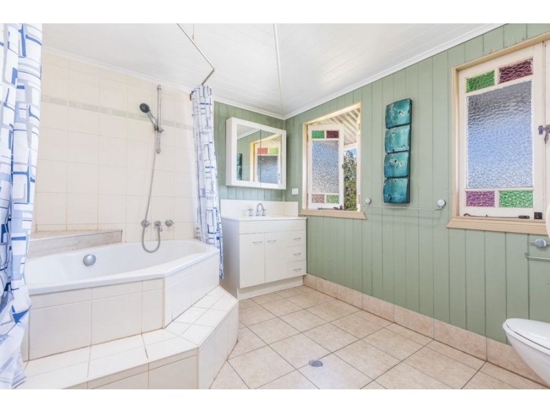 15 North Station Road, North Booval QLD 4304