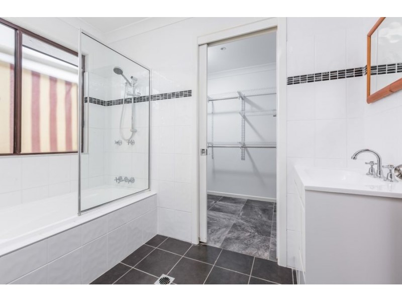 13 Hart Street, Bundamba QLD 4304