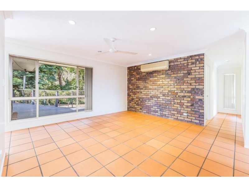 9 Sheppey Place, Yamanto QLD 4305