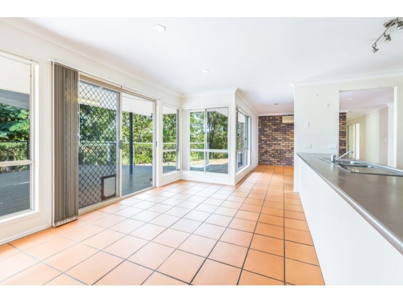 9 Sheppey Place, Yamanto QLD 4305