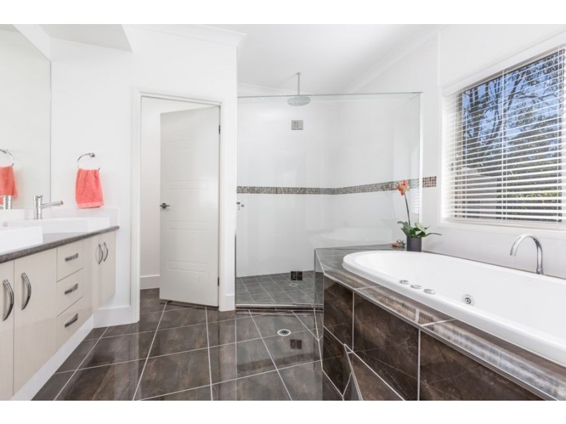 50 Highfield Place, Mount Crosby QLD 4306