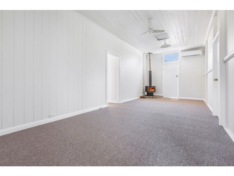 2 Woodgate Street, Churchill QLD 4305