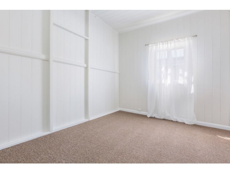 2 Woodgate Street, Churchill QLD 4305