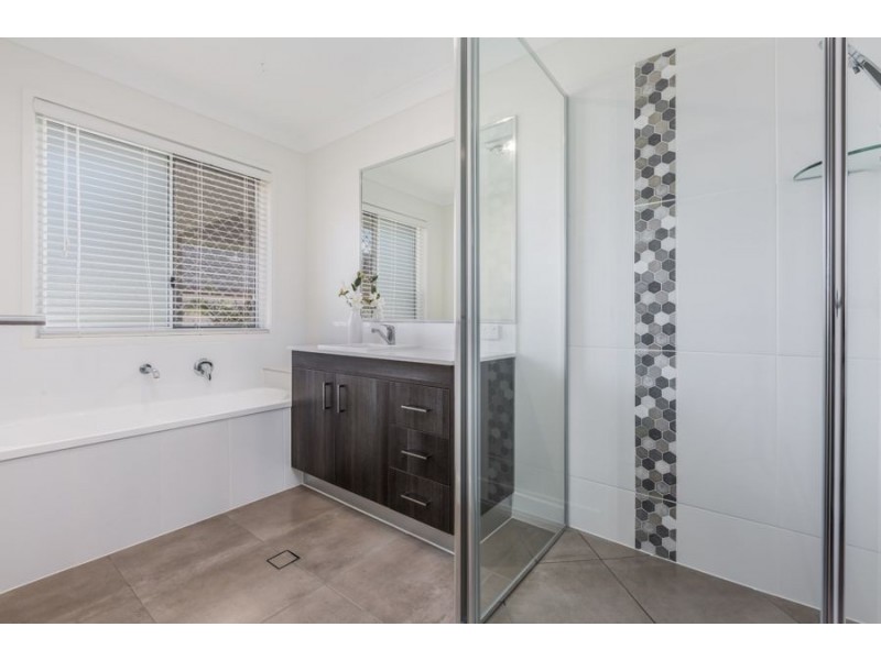 14 Stoneywood Street, Fernvale QLD 4306