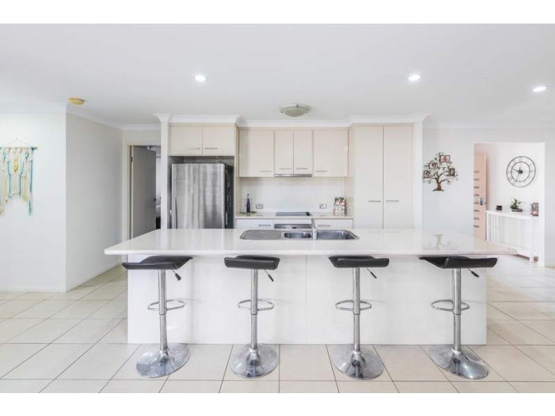 17 Willowood Place, Fernvale QLD 4306