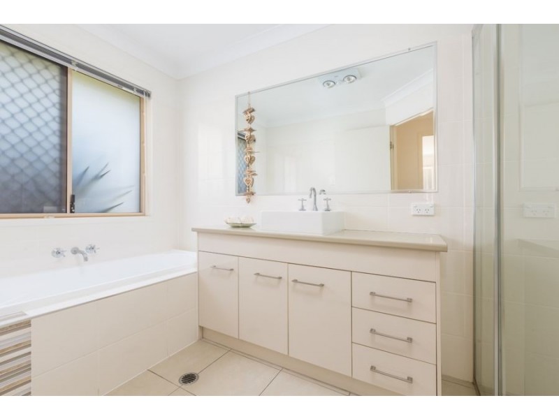 17 Willowood Place, Fernvale QLD 4306