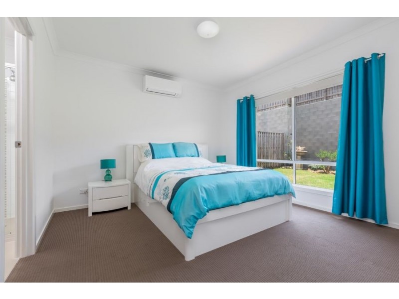 42 Napier Circuit, Silkstone QLD 4304