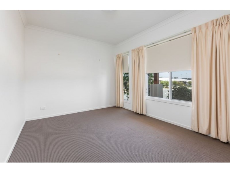 42 Napier Circuit, Silkstone QLD 4304