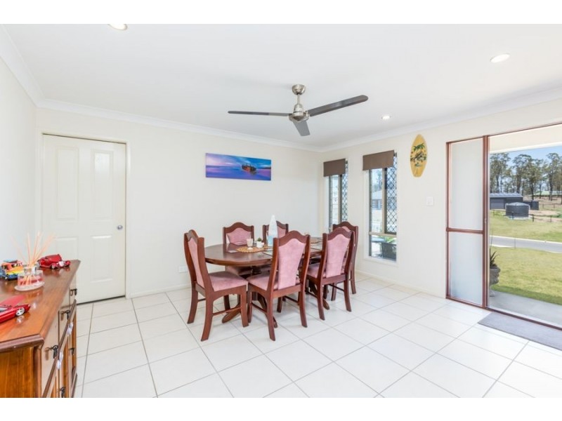 34 Arlington Way, Kensington Grove QLD 4341